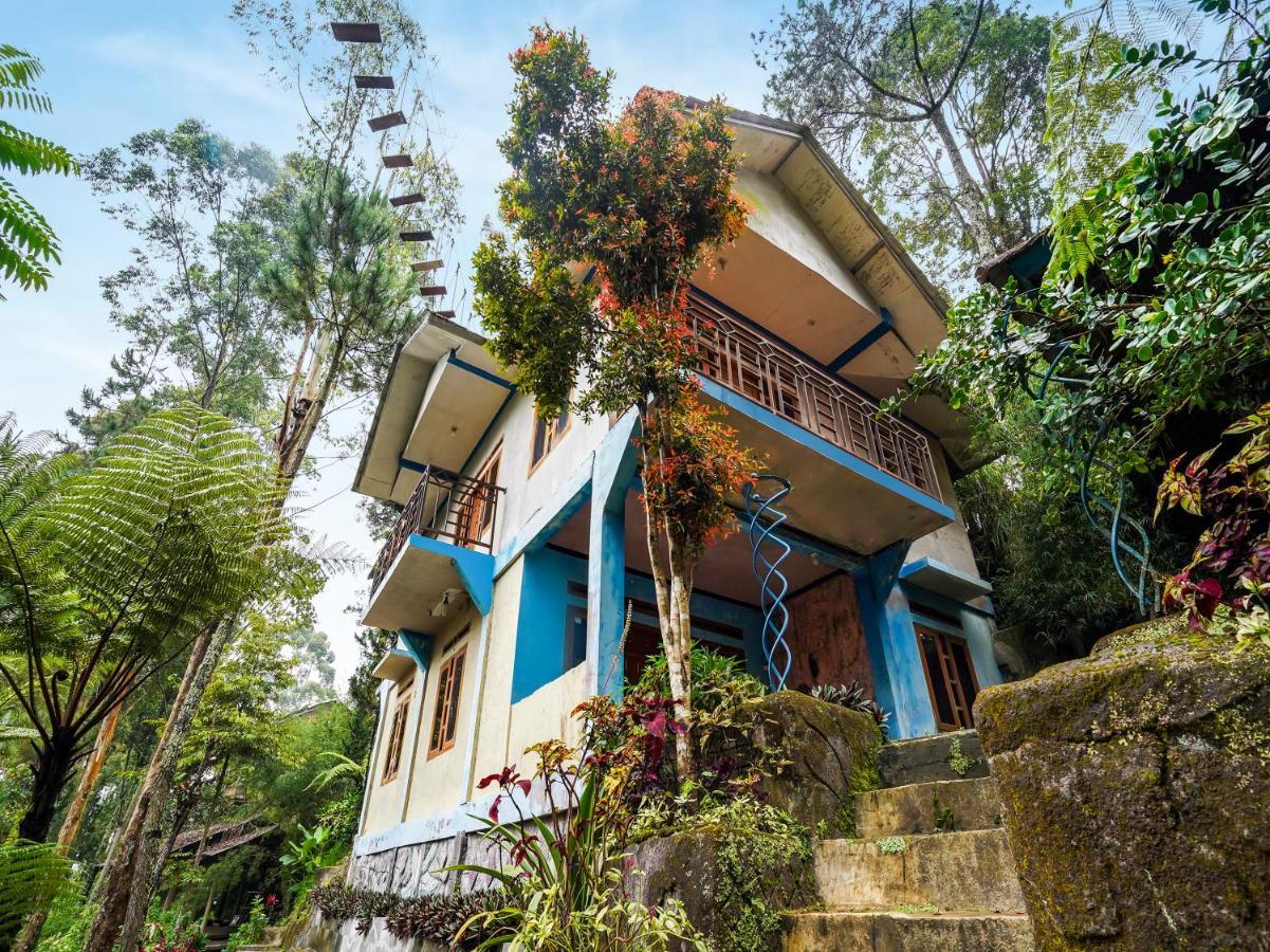 Oyo Homes 90915 Eco Tourism Desa Cihanjuang Rahayu Ciwangun Indah Camp Villas Bongkar Exteriör bild