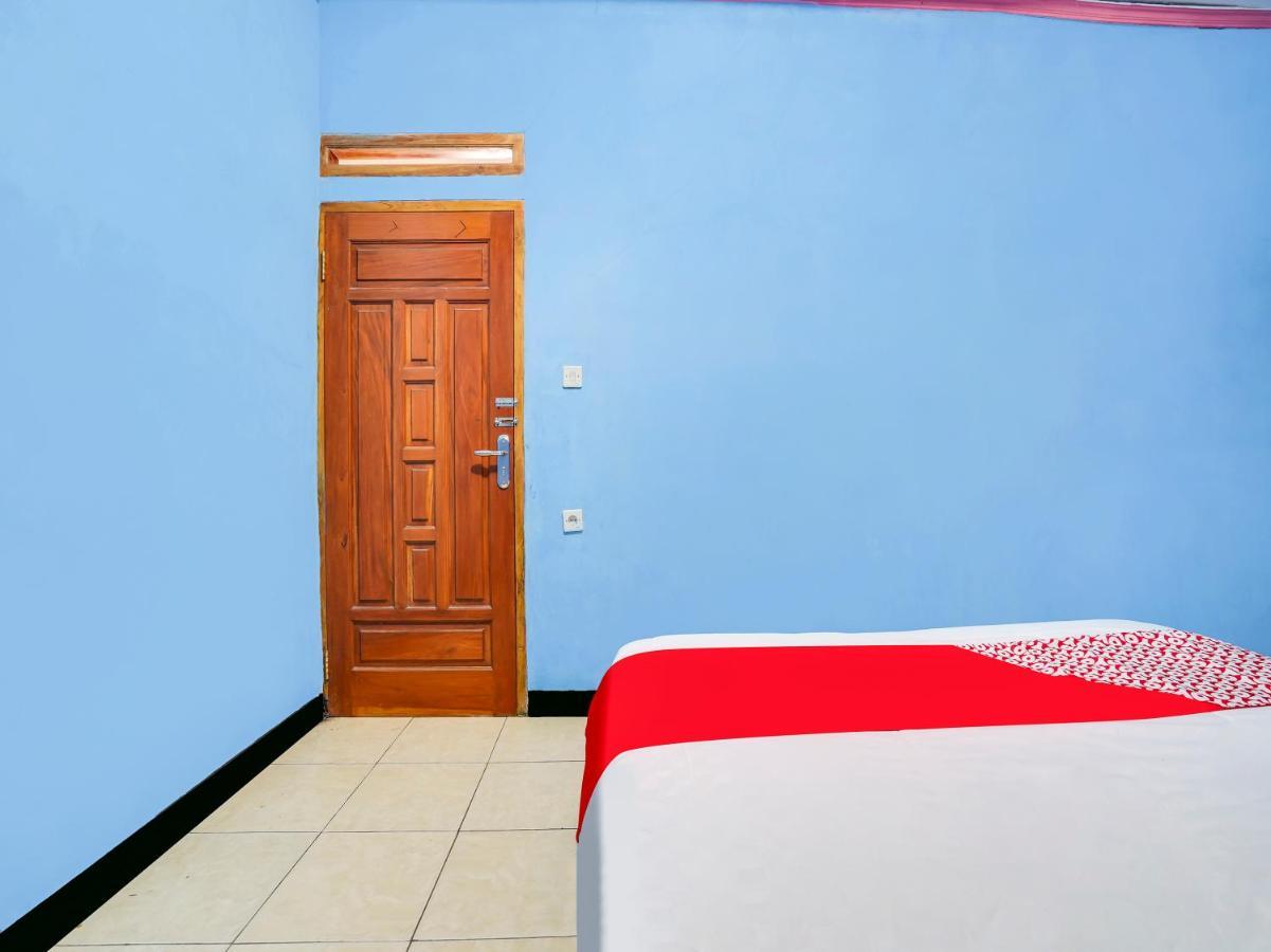 Oyo Homes 90915 Eco Tourism Desa Cihanjuang Rahayu Ciwangun Indah Camp Villas Bongkar Exteriör bild
